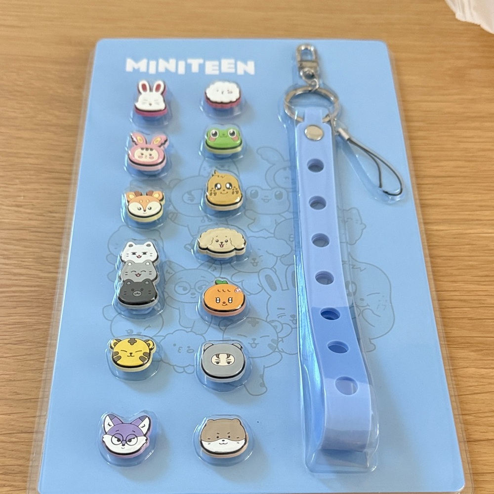 Miniteen Character Badge Set with Blue Strap